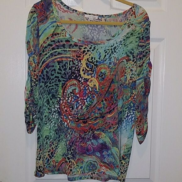 Erin London Tops - Erin London printed top Sz L NWOT.